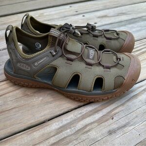 KEEN Men's SOLR High-Performance Closed Toe Water Sandals Green Men's Sz 11